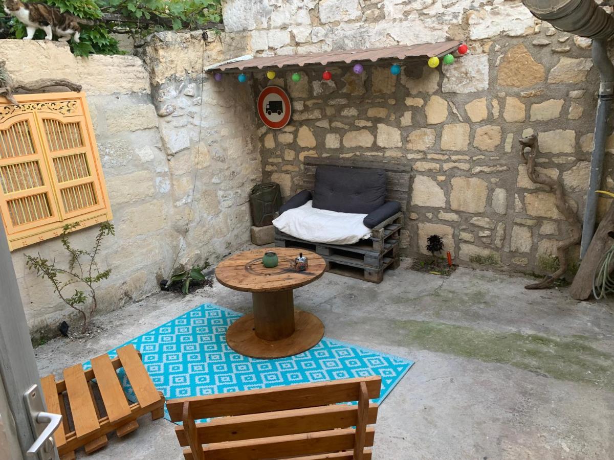 Studio Avec Cours Apartment Fourques  Luaran gambar